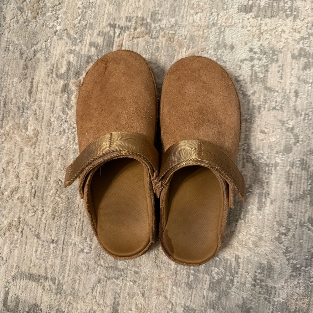 UGG Goldenstar Clogs